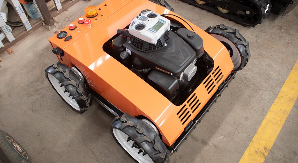 Choose a Remote Control Track Mower Maneuverability
