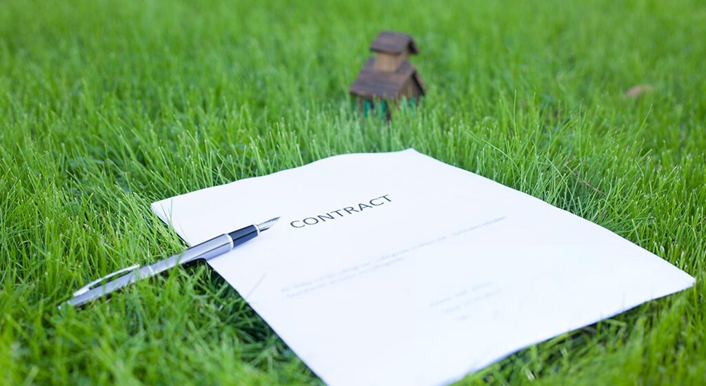 How to Write a Lawn Care Contract