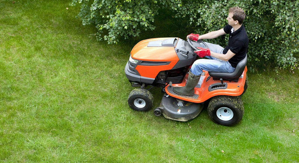 Mow on a Slope Riding Mowers Lawn Tractors